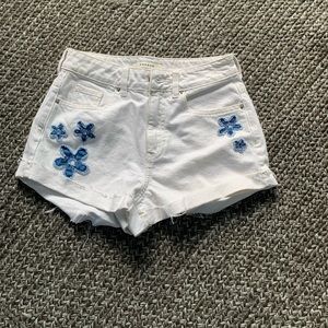 pacsun white jean shorts w jean detailing